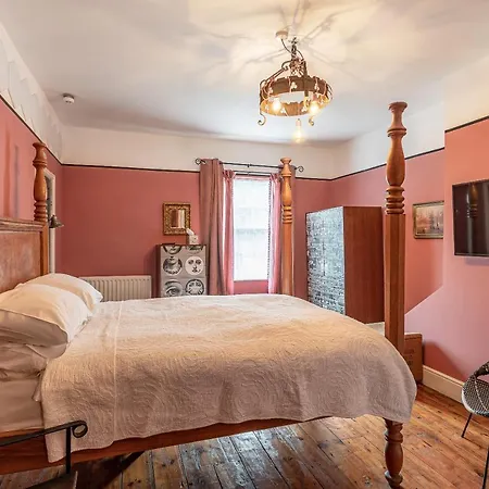 Moonfleet Boutique 3*