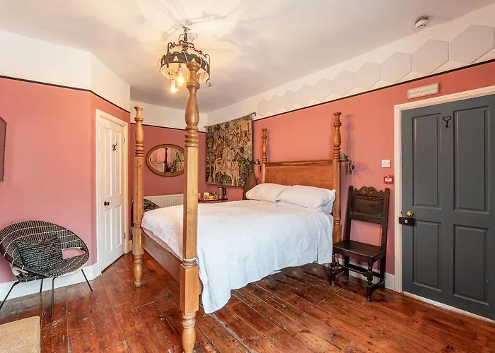 Moonfleet Boutique 3*