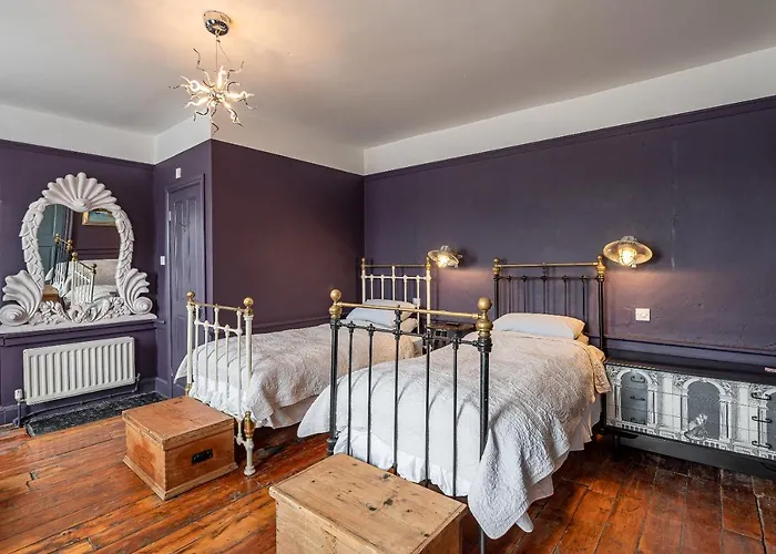 Moonfleet Boutique Guest house