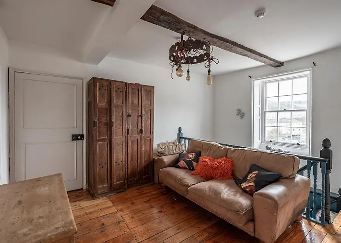 Moonfleet Boutique Skinningrove