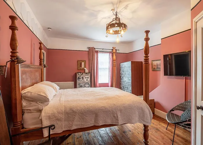 Moonfleet Boutique 3*