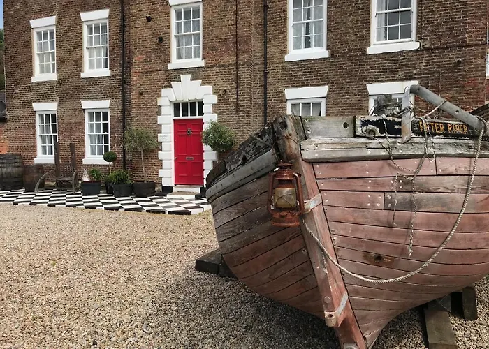 Moonfleet Boutique Guest house