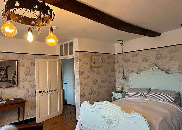 Moonfleet Boutique 3*