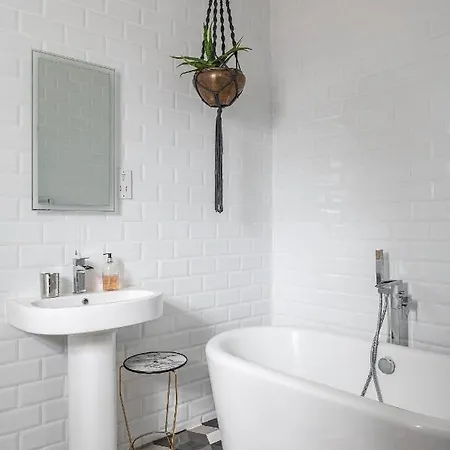 Moonfleet Boutique Konukevi 3*