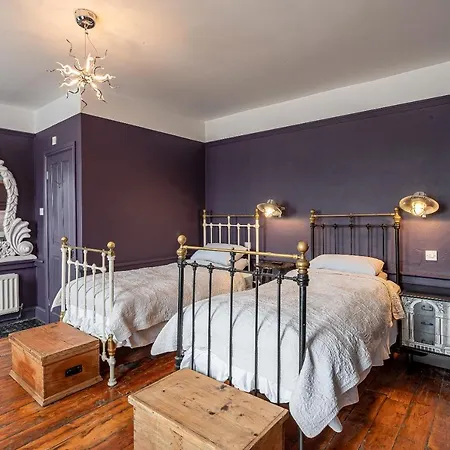 Moonfleet Boutique Konukevi