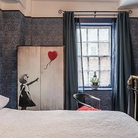 Moonfleet Boutique Skinningrove