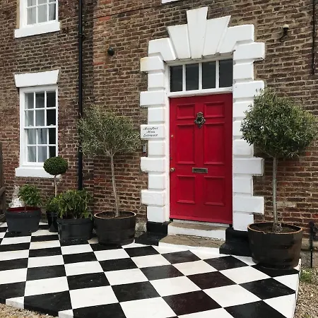 Konukevi Moonfleet Boutique